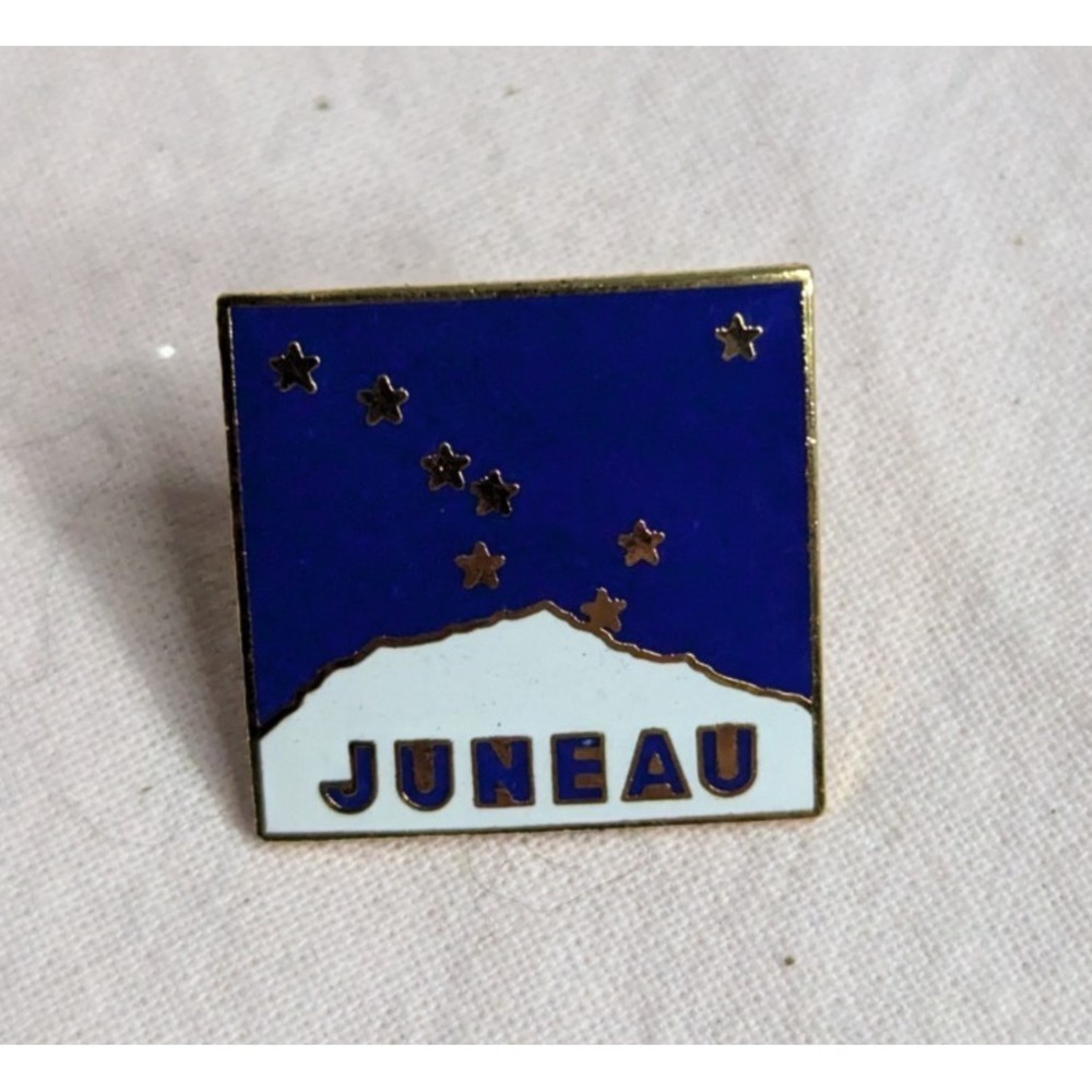 Juneau Alaska Flag Big dipper constellation above snow capped mountain hat pin